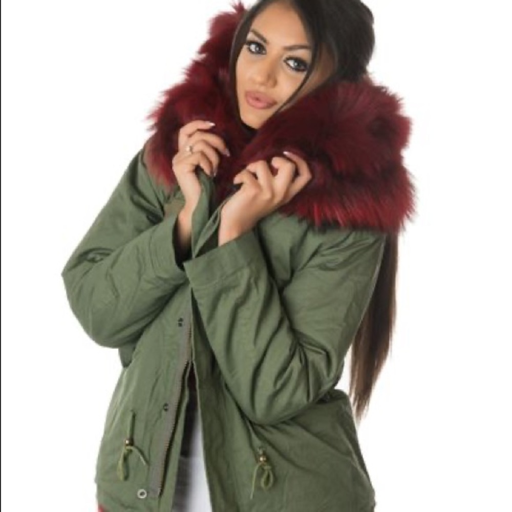 Very Good pre owned condition Yves Salomon look alike winter coat approx size M
